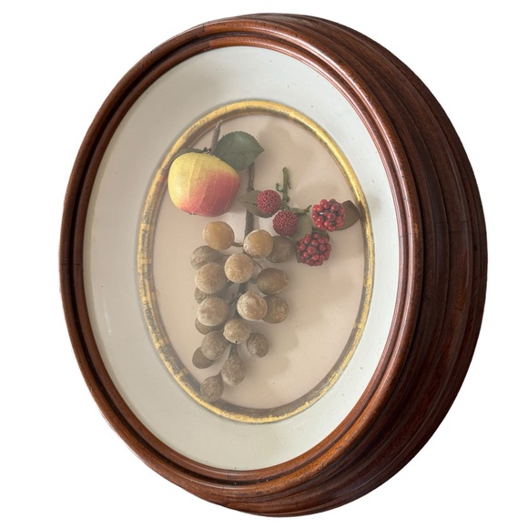 Antique Victorian Oval Mahogany Shadow Box Frame w/Faux Fruit Under Wavy Glass - Picture 4 of 12